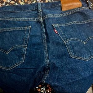 32x32 Levi’s 501’s